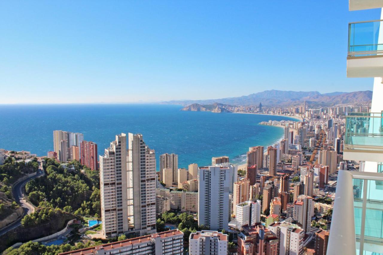 High Rise Apartment On The 39Th Floor With Private Terrace And Sea Views Бенидорм Экстерьер фото
